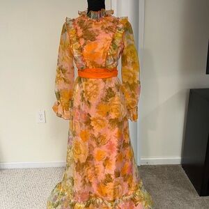 Pristine Vintage Late 60’s/Early 70’a Floral Long Sleeve Maxi Dress
